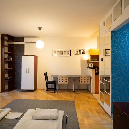 Super Cute Studio With Terrace Next To Gozsdu Passage 布达佩斯 外观 照片